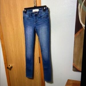 Abercrombie and Fitch Jean legging midrise size 8/29